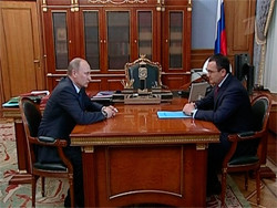Институт социально-экономических и политических исследований в ожидании визита Владимира Путина заказал в компании Аптренд партию стульев из массива бука в стиле Барокко